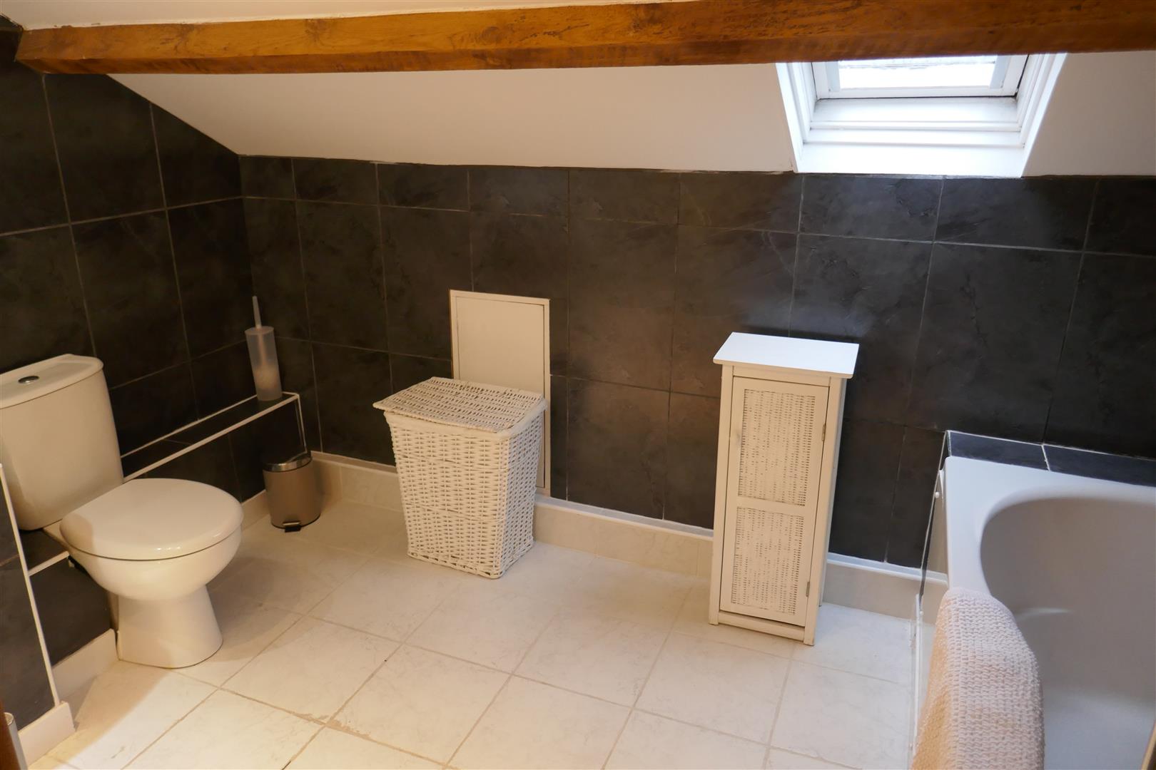 EN SUITE